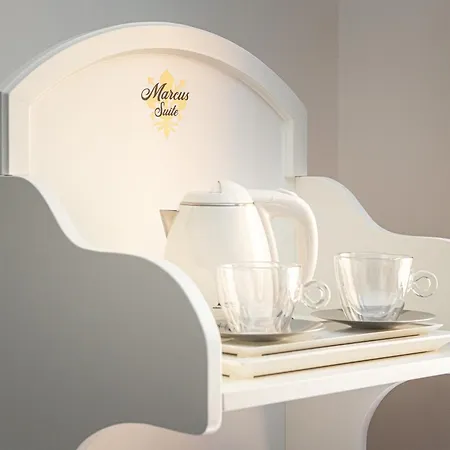 Marcus Suite-3