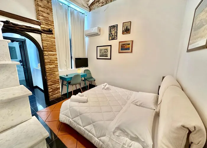 C&O Savoia Deluxe Rooms Cagliari